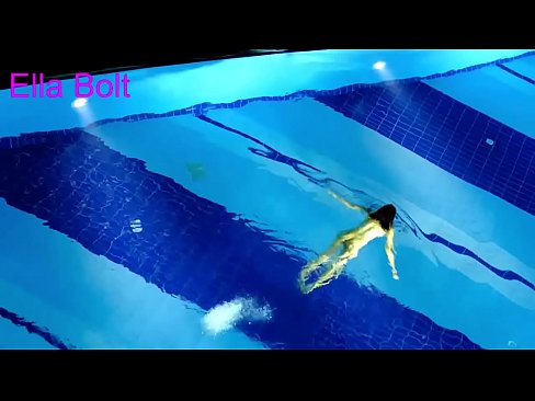 ❤️ నేను చూడటం ఆపలేను, ELLA BOLT రిసార్ట్ పూల్లో నగ్నంగా ఈత కొడుతూ దొరికిన యువ అందగత్తె ☑ పోర్నో పోర్న్ వద్ద te.videolucrativo.top ❤